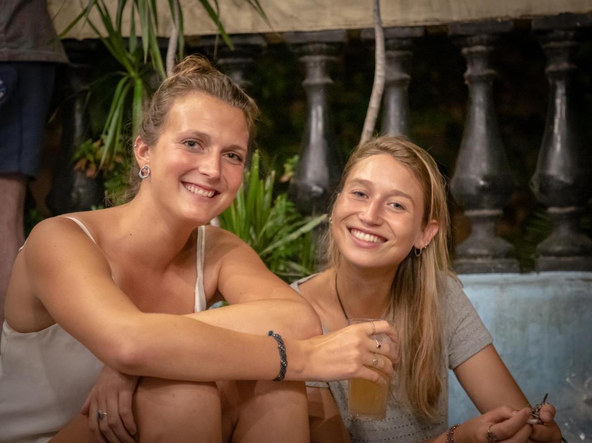 Granados Hostel بوينس آيرس المظهر الخارجي الصورة